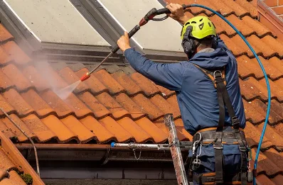 Démoussage et hydrofuge de toiture à Ahuillé